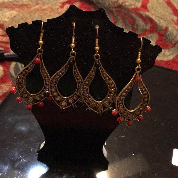 Earring - Picture 5 of 8